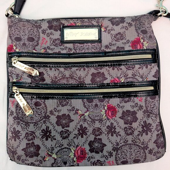 Betsey Johnson Crossbody Bag Skull Floral Halloween Whimsigoth Casual Cute Indie - Picture 1 of 8